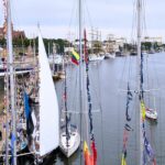 zdjęcie przedstawiające zacumowane łódki i statki przy szczecińskim nabrzeżu