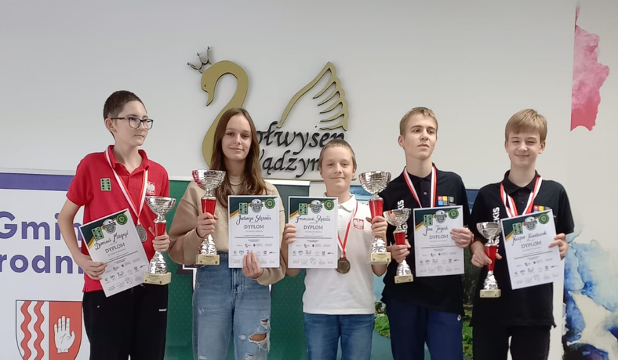 Młodzi brydżyści ze złotym medalem