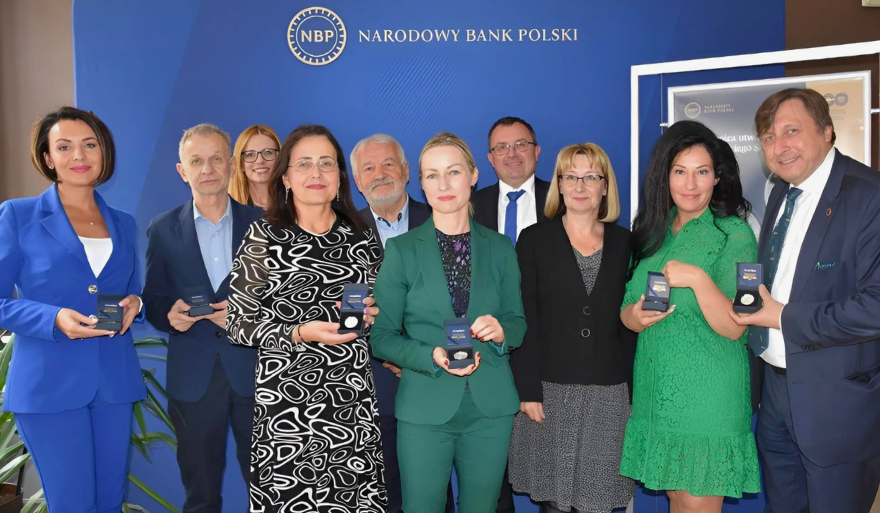 Naukowcy z Uniwersytetu Szczecińskiego uhonorowani przez Narodowy Bank Polski