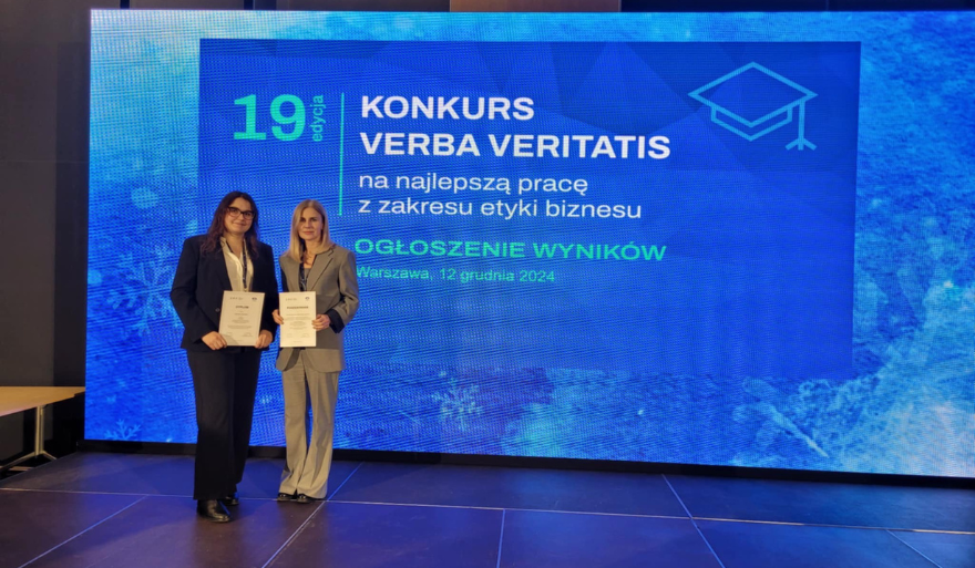 Zuzanna Zawolska z najlepszą pracą licencjacką w konkursie VERBA VERITATIS