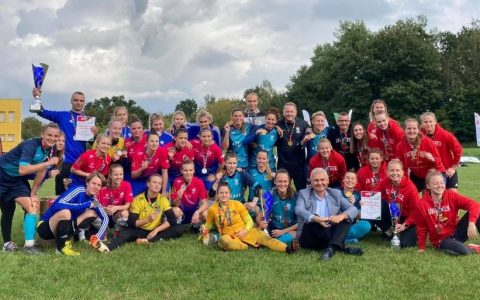 Brązowy medal dla piłkarek US