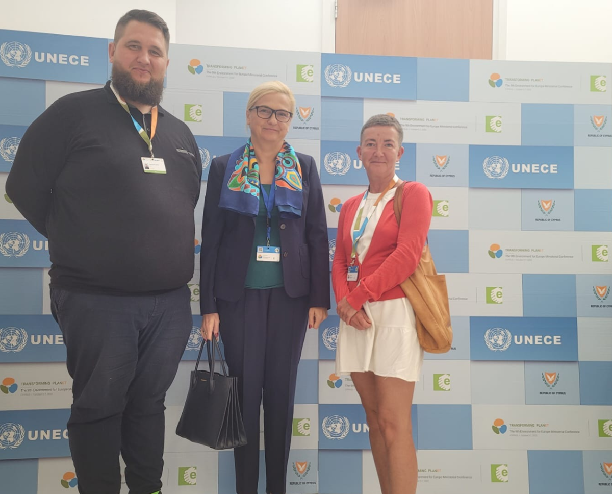 Spotkanie z Ambasador RP w Republice Cypryjskiej, Ireną Lichnerowicz-Augustyn (w środku). Po lewej - dr inż. Jakub Skorupski, po prawej - Aneta Kozłowska