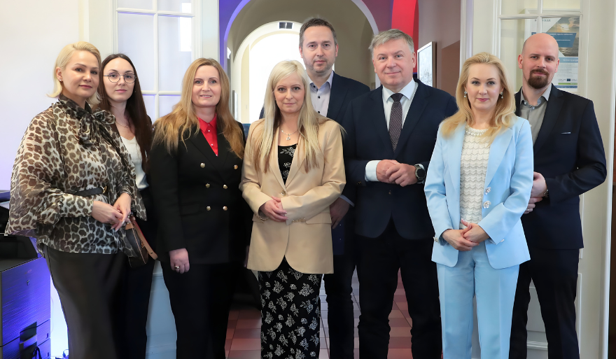 Nauka i biznes w harmonijnym duecie – rozmowy o AI
