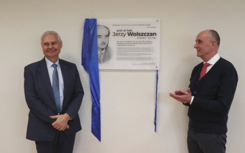 Uroczyste odsłonięcie tablicy pamiątkowej prof. Jerzego Wolszczana