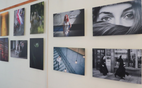 Relacja z wernisażu wystawy w uniwersyteckiej Galerii LIBRA