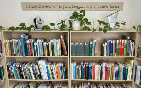 Wyjątkowy księgozbiór prof. Józefa Hozera