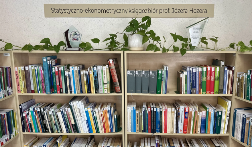 Wyjątkowy księgozbiór prof. Józefa Hozera