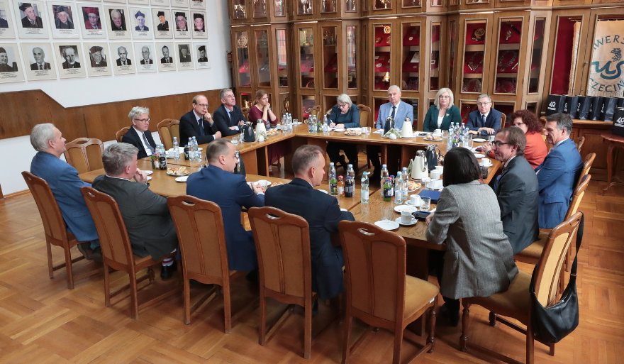 Razem na rzecz transgranicznego rozwoju: spotkanie uczelni pogranicza polsko- niemieckiego w Uniwersytecie Szczecińskim