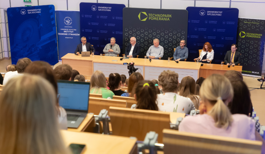 Debata „Nie czy, ale jak sztuczna inteligencja zmieni oblicze edukacji”