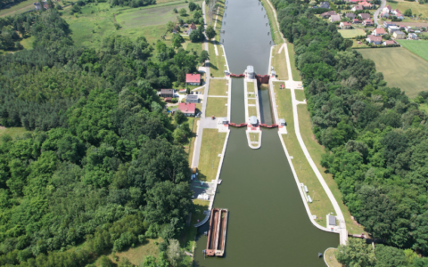 Naukowcy z Uniwersytetu Szczecińskiego opracowali innowacyjną metodę eliminującą rozwój złotej algi