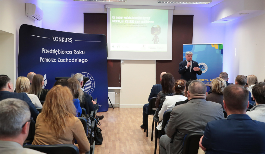 Konferencja „Czy możemy zaufać sztucznej inteligencji?” zainaugurowała projekt badawczy Uniwersytetu Szczecińskiego