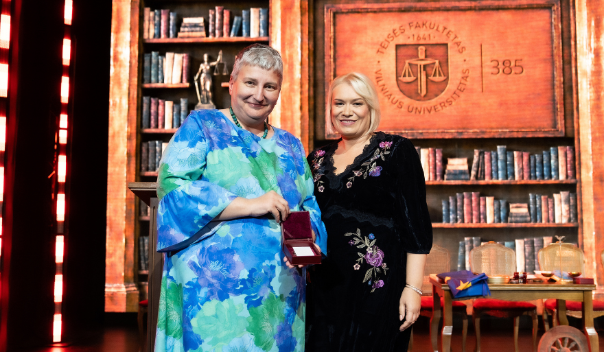 Medal Wydziału Prawa Uniwersytetu Wileńskiego dla prof. Kingi Flagi-Gieruszyńskiej