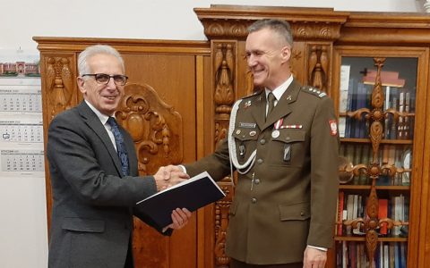 Dyplom uznania dla US