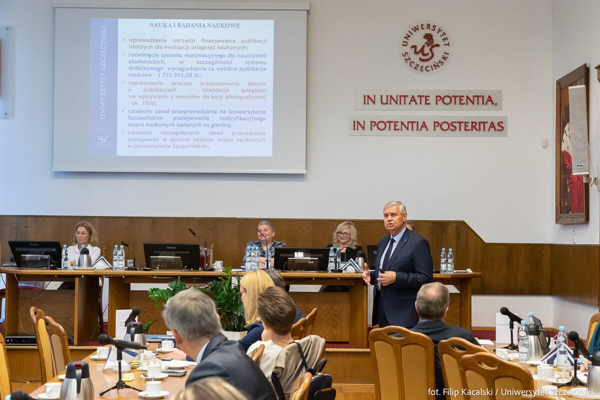 Uniwersytet Szczeciński w faktach i liczbach – rok akademicki 2020/2021