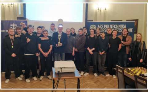 Pierwsze miejsce drużyny szachistów z US