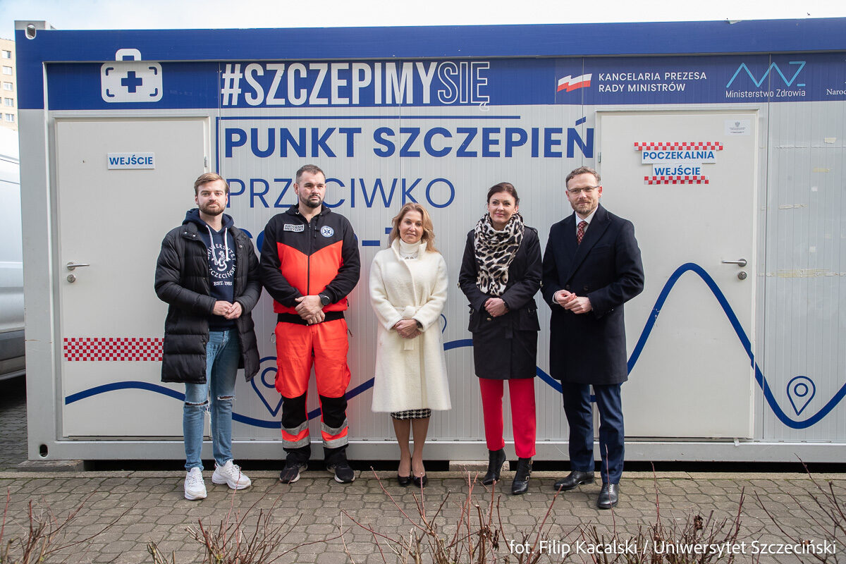 Mobilny punkt szczepień na Uniwersytecie Szczecińskim już działa