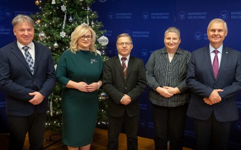 Życzenia z okazji Świąt Bożego Narodzenia oraz Nowego Roku 2022